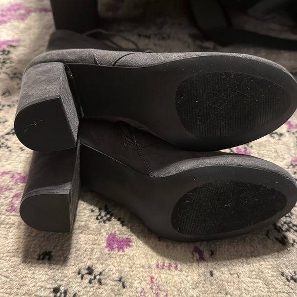 NWOB Metaphor Gray Lace-Up Boots - Picture 7 of 11